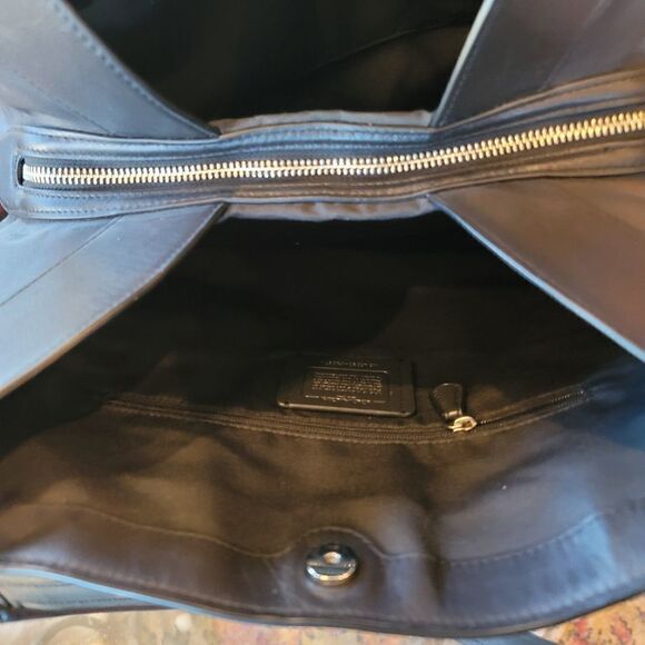 Coach Hobo - Picture 10 of 12